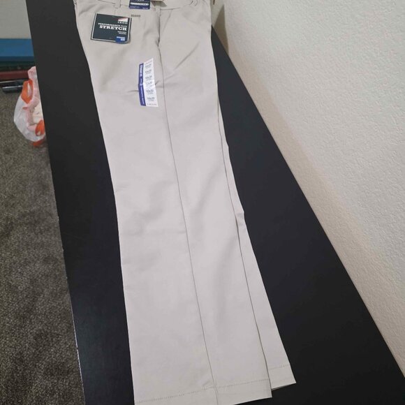 IZod PERFORMANCE FLAT FRONT CHINO PANTS - Picture 1 of 3